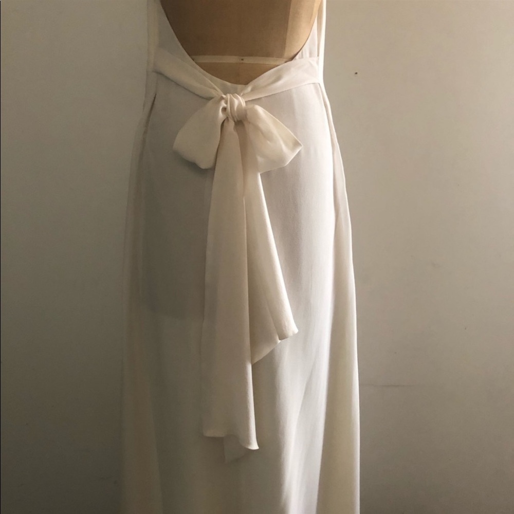 J.DOSI]Turquoise Embellishment Cream Silk Crepe Halter neck Backless Dress - Picture 14 of 16